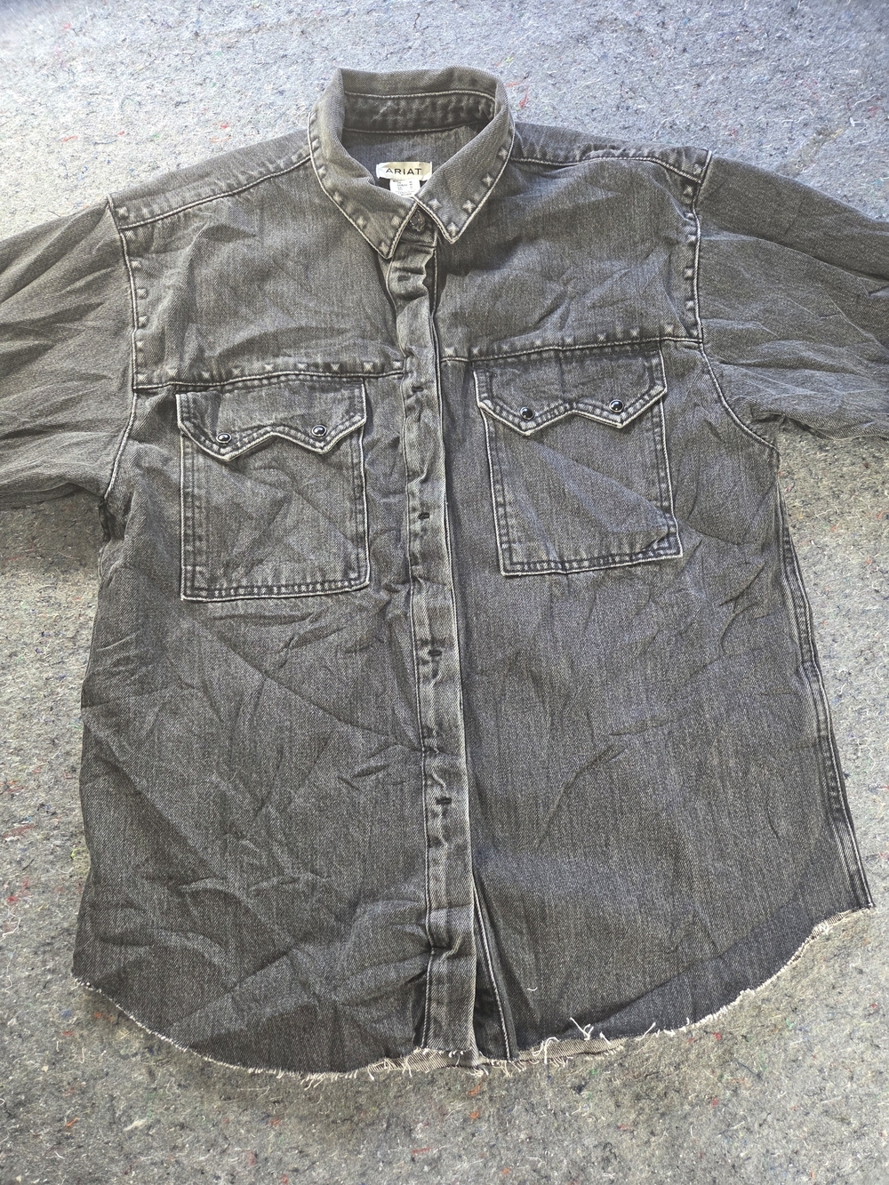 Ariat Women’s M Black Washed Denim Western Snap Shirt Raw Hem